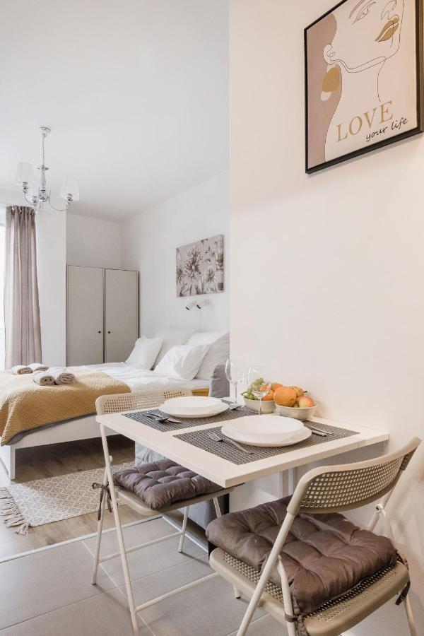 Stylish And Cozy Studio In The Heart Of The City Apartment Будапеща Екстериор снимка